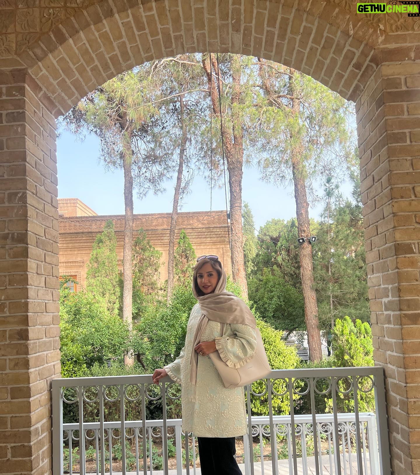 Shabnam Gholikhani Instagram - هر كس به اندازه دل هايي كه آرام ميكند ، آرام ميشود. #يزد هميشه زيبا#يزد_گردي #شبنم_قليخاني #ايرانگردي #shabnamgholikhani #yazd