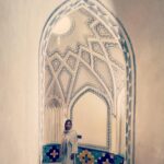 Shabnam Gholikhani Instagram - زمانی که تلخی زندگی دیگران را شیرین می‌کنی، بدان که "زندگی" می‌کنی. در جستجوی عشق نباش! خودت عشق باش و عشق خلق کن. " جایی که تنفر تبدیل به عشق شود بهترین جای دنیاست. #شبنم_قلیخانی #shabnamgholikhani #life