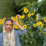 Shabnam Gholikhani Instagram – تو اگر بهار را صدا کنی،
‎می آید!
‎حتی اگر دلش؛
‎جا مانده باشد میان برف‌ ها…
بهار ۱۴۰۲
#شبنم_قلی_خانی #زندگی 
#shabnamghilikhani #life #cinema #actor