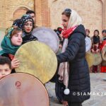 Shabnam Gholikhani Instagram - مستند "آوای دوست" به بررسی تاریخچه ساخت دف و دف نوازی این میراث ناملموس کشورمان میپردازد، فیلمبرداری آن به تازگی به پایان رسید و تدوین آن به زودی آغاز میشود. فیلمبرداری این مستند در استان کردستان و با کمک و همراهی اساتید بزرگ دف و همچنین میراث فرهنگی استان کردستان انجام شد. نویسنده و کارگردان:شبنم قلیخانی تهیه کننده: داوود سماواتی فیلمبردار:بهمن بابازاده صدابردار: پیام علیجانی دستیار کارگردان: مجتبی قربانی عکاس:سیامک جاوید دستیار فیلمبردار مزدک مقدادی #شبنم_قلی_خانی #مستند #دف #دفنوازی #میراث_فرهنگی @siamakjavid 📸