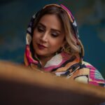 Shabnam Gholikhani Instagram - تا شهامتِ رها کردن چشم‌انداز ساحل را نداشته باشید هرگز نمی‌توانید از اقیانوس عبور کنید #شبنم_قلی_خانی @amirahmadii.official 📸 #shabnamgholikhani #cinema #film #theatre #acting #lifestyle #life