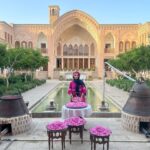 Shabnam Gholikhani Instagram - گفتن موقع ريختن گل براي گلاب گيري آرزو كن: الهي حال دل همه مردم ايران خوب باشد🙏🏼 #گلاب_گيري_كاشان #خانه_عامريها #شبنم_قلی_خانی #كاشان #shabnamgholikhani #historical