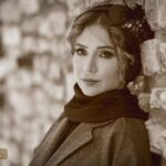 Shabnam Gholikhani Instagram - 🌸 ﻭﻗﺘﯽ ﮐﻼﻣﯽ ﺭﺍ ﺟﺎﺭﯼ ﮐﺮﺩﯼ ؛ﺍﺭﺗﻌﺎﺷﯽ ﻣﯽﺳﺎﺯﯼ...ﻭ ﺍﺭﺗﻌﺎﺵ ﺗﻮ ﻣﻮﺟﯽ ﻣﯽﺳﺎﺯﺩ ﺩﺭ ﺩﻝ ﻣﺨﺎﻃﺐ...! 🌸 ﮔﺎﻫﯽ ﺍﯾﻦ ﻣﻮﺝ ﻣﯽ ﺗﻮﺍﻧﺪ؛ﮐﺴﯽ ﺭﺍ ﺑﻪ ﺯﯾﺮ ﺑﺮﺩ، ﻭ ﮔﺎﻩ ﺑﻪ ﺍﻭﺝ...!ﺍﻭﻟﯿﻦ ﮐﺴﯽ ﮐﻪ ﺑﻪ ﻫﻤﺮﺍﻩ ﺍﯾﻦ ﻣﻮﺝ ﺑﻪ ﺑﺎﻻ ﯾﺎ ﺑﻪ ﭘﺎﯾﯿﻦ ﻣﯿﺮﻭﺩ ﺧﻮﺩ ﺗﻮ ﻫﺴﺘﯽ! 🌸 ﻣﮕﺬﺍﺭ ﻣﻮﺝ ﮐﻼﻣﺖ ﺗﻮ ﺭﺍ ﺑﻪ ﻧﺰﻭﻝ ﺳﻮﻕ ﺩﻫﺪ... ﺍﮔﺮ ﻧﻤﯽ ﺩﺍﻧﯽ ﻧﮕﻮ...!ﺍﮔﺮﻣﯽ ﺩﺍﻧﯽ ﺑﻪ ﺑﻬﺘﺮﯾﻦ ﺷﯿﻮﻩ ﺑﮕﻮ! 🌸 ﺑﺎﯾﺪ ﻫﻤﻮﺍﺭﻩ ﺯﯾﺒﺎ ﺗﺮﯾﻦ‌ﻫﺎﯾﺖ ﺭﺍ ﺑﺮ ﺯﺑﺎﻥ ﺁﻭﺭﯼ! ﺣﺘﯽ ﺑﻪ ﻫﻨﮕﺎﻣﻪ‌ﯼ ﺧﺸﻢ!ﺁﻧﭽﻪ ﺭﺍ ﮐﻪ ﮐﻼﻡ ﺗﻮ ﺟﺎﺭﯼ ﻣﯿﺴﺎﺯﺩ... 🌸 ﻫﻤﻪ ﺁن ﭼﯿﺰﯼ ﺍﺳﺖ ﮐﻪ ﺗﻮ ﺩﺭ ﺁﻥ ﻟﺤﻈﻪ ﻫﺴﺘﯽ!ﺑﮕﺬﺍﺭ ﺗﺎ ﻓﻘﻂ خوبیهایت ﺟﺎﺭﯼ ﺷﻮﺩ🌸 @amirrezarayati1 📸 #shabnamgholikhani #شبنم_قلی_خانی #بازيگر