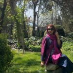 Shabnam Gholikhani Instagram – #film تا وقتى كه باران مى بارد
ريشه ى هيچ “خاطره اى”
خشك نمى شود.
#cinema
#شبنم_قلیخانی
#shabnamgholikhani