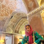 Shabnam Gholikhani Instagram - آرزوها وامیدهایت را دانه دانه،بباف وبه دست خدابسپار خواهی دیدچه عاشقانه برایت تمامی گره هارا خواهدگشود🙏🏼 #گردشگری #ایرانگردی #کاشان_گردی #شبنم_قلیخانی #shabnamgholikhani #kashan