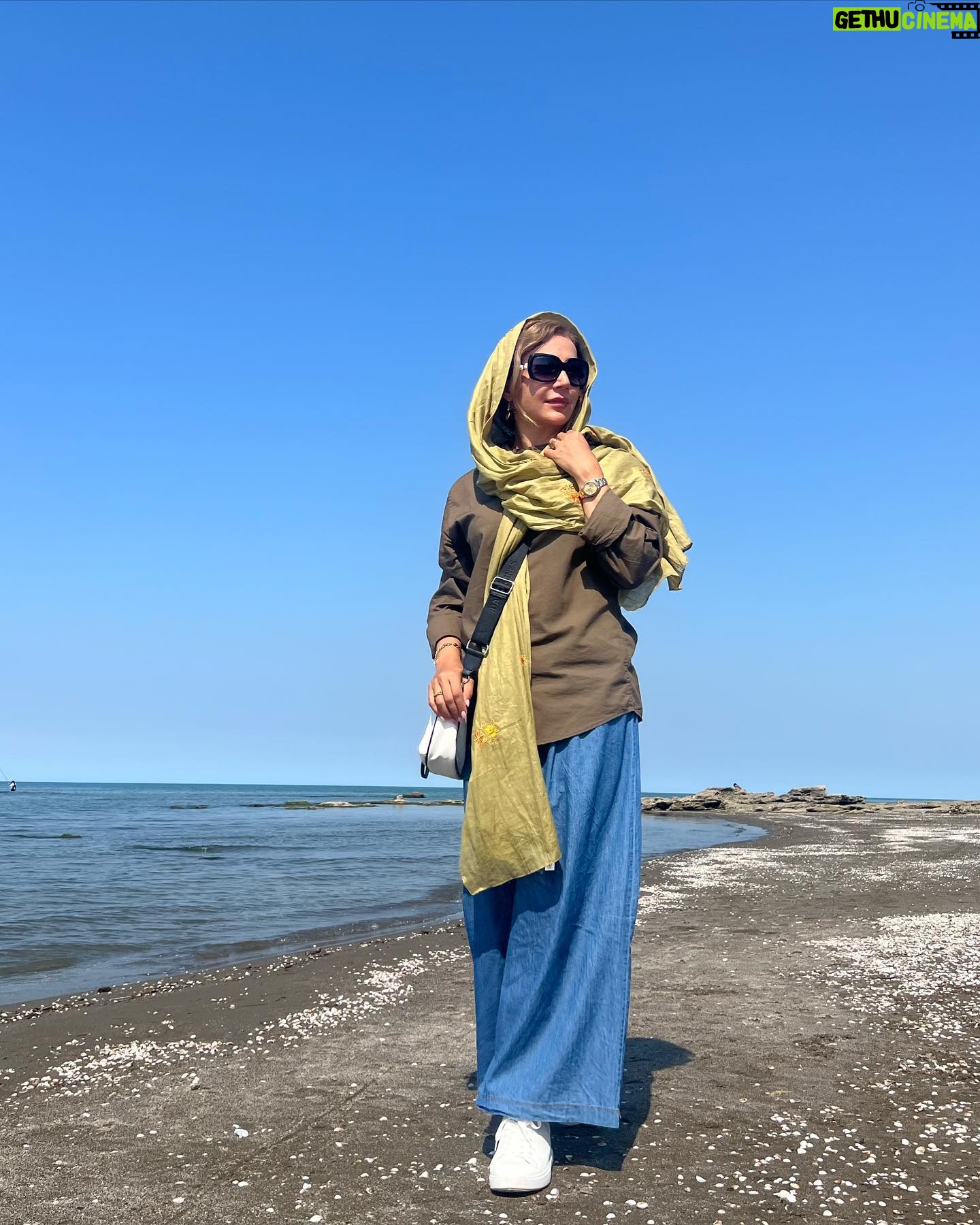 Shabnam Gholikhani Instagram - هرگز منتظر فردای خیالی نباش سهمت را از شادیهای زندگی همین امروز بگیر... #شبنم_قلی_خانی #طبیعتگردی #shabnamgholikhani #nature #lifestyle