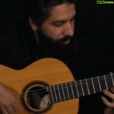 Shaghayegh Farahani Instagram - امیر جان ، تولدت خیلی مبارک باشه . بهترین برکات الهی از هر جهت تو زندگیت جاری باشه . زنده باشی از روح و از جان . امیدوارم بهترین اتفاقات هم در زمان مناسبش برات رخ بده🙏@amirhosein_jahed سلام به روی ماه همه، عزیزان . خواستم به بهانه گفتن تبریک تولد به دوست قدیمی ام امیر جاهد ، ایشون رو به شما همعرفی کنم . یکی از بهترین ها در هنر موسیقی. پیانو و گیتار . برای گرفتن اطلاعات تدریس با این شماره می تونید تماس حاصل کنید. * ۰۹۱۲۱۱۶۴۰۸۱ * #امیر_جاهد #تدریس_موسیقی #موسیقی #گیتار #پیانو
