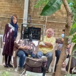 Shaghayegh Farahani Instagram - . شقایق و آذرخش فراهانی بازیگر «مهمانی از کارائیب» شدند/ ویدیوی تست لباس و گریم . به گزارش مشاور رسانه‌ای پروژه، #شقایق_فراهانی همراه با برادرش #آذرخش_فراهانی در فیلم سینمایی #مهمانی_از_کارائیب به کارگردانی #بهزاد_فراهانی، سرمایه گذاری امیرخانی و تهیه‌کنندگی #شهرام_گیل_آبادی به ایفای نقش می‌پردازند. . «مهمانی از کارائیب» اولین تجربه فراهانی در مقام کارگردانی است که قصه‌ای عاشقانه را روایت می‌کند. فراهانی فیلمنامه این اثر را بر اساس رمان «مهمانی از کارائیب – شبی با کاسترو» به قلم خودش نوشته و حمیدرضا قطبی نیز به عنوان مشاور کارگردان او را همراهی کرده است. . تاکنون رضا بابک، شقایق فراهانی و آذرخش فراهانی مقابل دوربین مرتضی پورصمدی رفته‌اند و بازیگران متعدد دیگری نیز در ادامه کار به جمع هنرمندان این اثر عاشقانه اضافه خواهند شد. لوکیشن اصلی این فیلم در فضا و موقعیتی مملو از صمیمیت و مهربانی معماری ایرانی است و احساسی عاشقانه را در فضای دیداری ایجاد می‌کند. . شهرام متولی‌باشی مدیر صدابرداری، محسن صادقی‌نسب سرپرست گروه کارگردانی، مهدی سهرابی دستیار یک کارگردان و برنامه‌ریز، نوید فرح‌مرزی طراح چهره‌پردازی، مرجان گلزار طراح صحنه و لباس، جواد راهزانی مدیر تولید، رویا بابابیگی منشی صحنه، احسان میقانی مدیر تدارکات، حبیب مجیدی عکاس، مهدی گودرزی فیلمبردار پشت صحنه و مریم قربانی نیا مشاور رسانه‌ای این فیلم هستند. در خلاصه داستان «مهمانی از کارائیب» آمده است: «خیاطی کارکشته عاشق بانویی شده که همسرش را اعدام كرده‌اند. خياط به دلیل دلبستگی به رفاقت با دوستش، شجاعت بیان این عاشقانگی را ندارد و بانو نیز به دلیل وفاداری به شوی رفته‌اش دهان می‌بندد و دل را لجام می‌زند. این عشق پنهان داستان ناتمام بسیاری از مردان و زنان شرقى است؛ عشق‌هايى كه سرانجامش را باید در فلسفه شرق جست...». : @mehmani_az_caraib . @shahramgilabadi @behzad_farahani_orginal @babakreza20 @shaghayeghfarahani @azarakhsh1 @javad_ra
