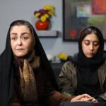 Shaghayegh Farahani Instagram - فیلمی با بازی شقایق فراهانی لاله اسکندری، و... «پروانه» آماده نمایش شد فیلم کوتاه «پروانه» با اتمام کامل مراحل فنی برای حضور در فستیوال‌های خارجی آماده نمایش شده است. به گزارش مشاور رسانه‌ای پروژه، مراحل فنی فیلم کوتاه «پروانه» ساخته مسعود حقی و به تهیه‌کنندگی سجاد مرادی به تازگی به اتمام رسیده و این فیلم قرار است در چند فستیوال مطرح خارجی به نمایش درآید. فیلمبرداری این فیلم اواخر زمستان سال گذشته در تهران انجام شد ولی با توجه به شیوع ویروس کرونا، مراحل فنی مقداری با تعویق به پایان رسید. شقایق فراهانی، لاله اسکندری، روژین صدرزاده بازیگران اصلی این فیلم کوتاه هستند. این فیلم مضمونی اجتماعی دارد و داستانش درباره دختری به نام پروانه است که چند ماهی در خود فرو رفته و حرفی نمی‌زند. او سرانجام با همراهی مشاور روانپزشک خود پرده از رازی برمی‌دارد که خط اصلی داستان فیلم را تشکیل می‌دهد. «پروانه» اولین ساخته مسعود حقی محسوب می‌شود که پیش از این به عنوان دستیار کارگردان و برنامه‌ریز با کارگردانان مطرحی چون حسن فتحی، فریدون فرهودی، قاسم جعفری، علیرضا فرید و... تجربه همکاری داشته است. وی فعالیت هنری خود را از سال ۷۱ از تئاتر آغاز کرد و چندین نمایش را نیز به عنوان بازیگر و کارگردان روی صحنه برد و در بسیاری از مجموعه‌های تلویزیونی نیز به عنوان دستیار کارگردان و برنامه‌ریز حضور داشته است. دیگر عوامل «پروانه» عبارتند از: نویسندگان: مهیار محمودیه، مهران مرادی، مدیر فیلمبرداری: ابوالفضل نباتی، طراح گریم: مهیاد میّمی، مدیر صدابرداری: علی کاظمی، طراح صحنه و لباس: شهرام غدیری، مدیر برنامه‌ریزی: اتا حسینی، منشی صحنه: مژگان طاهرپور، دستیار کارگردان: پیمان جمشیدی، مشاور رسانه‌ای: امین اعتمادی‌مجد، عکاس و تصویربردار پشت صحنه: پوریا نوری، مدیر تولید: حامد مرادی، جانشین تولید: حسین شاکری، تدوینگر: روزبه کلباسی، طراحی و ترکیب صدا: نسیم اشرفیان، آهنگساز: رضا خسروی، مدیر تدارکات: عباس خدیری، مشاور فیلمنامه: دکتر اعظم برهان، دستیاران فیلمبردار: اشکان کلهری، حسین درویشی، دستیار نور: مسعود معصومی، طراح پوستر: علی امیری، پخش خارجی: سولماز اعتماد، ترجمه: حسن شرف‌الدین، زیرنویس: رضا تاریوردی، دستیار تدوین: محمد بیات، مجری گریم: فریبا مالکی، دستیار صحنه: سامان کهزادی، دستیار لباس: سحر تیموری، دستیار صدا: متین فروزمند، گروه تدارکات: ارکان تیموری، محمد غلامیان، سایر بازیگران: عسل عرب، اَتا حسینی، ماریا نارویی، غلامحسین فراهانی، حدیث کاملی، حمل و نقل: غلامرضا بندار، همایون بندار، هادی کریمی، سینه موبی