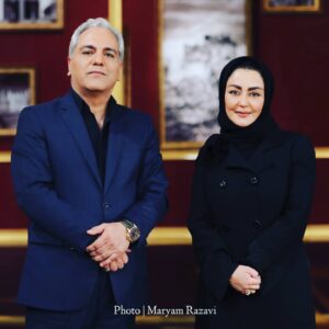 Shaghayegh Farahani Instagram - مهمان امشب برنامه دورهمی

برنامه امشب دورهمى جمعه ٩٨/١٢/١۶ با حضور شقايق فراهانى و امير تاجيک ساعت ۲۲ از شبکه نسیم پخش می گردد.

بازپخش برنامه: شنبه 
۶ صبح / ۱۱ صبح/ ٥ عصر