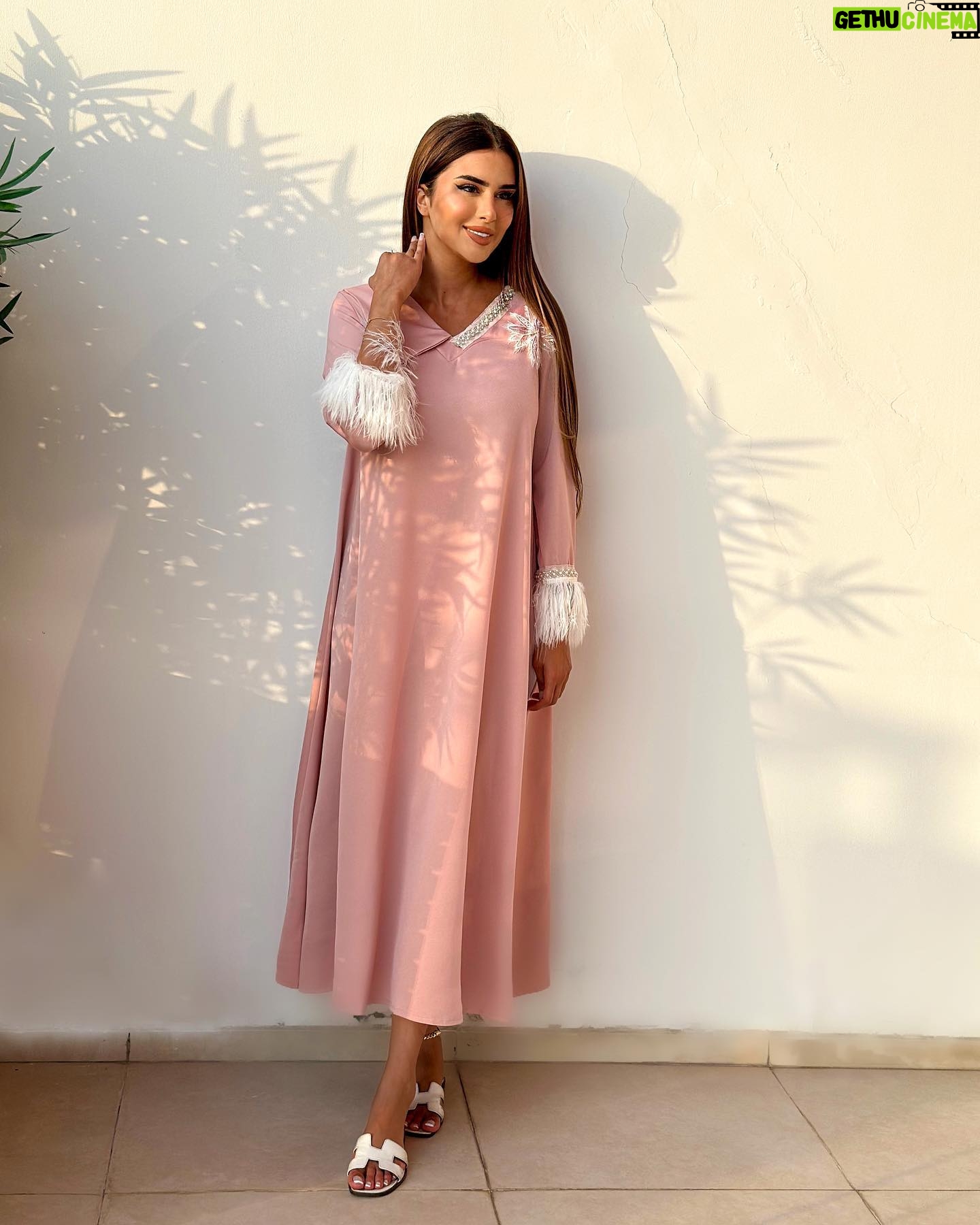 Shahad Al Khattab Instagram - اختياراتي هالمره من @shein_ar مختلفه شويه 😍 كل القطع من مجموعة Shein Najma المصممه خصيصا للمرأه العربيه ✨ اي اطلاله حبيتو اكثر؟ ❤️ والحلو هالمره انو كود الخصم 15shahd يخصم الى 18% لفتره محدوده 😍 استغلووووه حبايب #sheinNajma #sheinforall