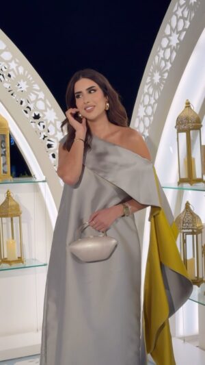 Shahad Al Khattab Instagram - انا مغرم بعنيكي السود ✨ 

Dress by the amazing @roua_almawally 🤍