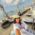 Shahad Al Khattab Instagram - Beach day everyday ☀️ بالنسبه الي الكعده عالبحر حاليا اكثر شي ارتاح نفسيا واتونس بيه .. انتو شنو اكثر شي يغير نفسيتكم؟ 🫶🏻