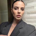 Shaila Gatta Instagram – Questa sera 20:50 canale 21 vi aspettiamo con la terza puntata di @snapofficial_ 😍✈️🤍

Nel frattempo un carosello a caso di questi giorni a Napoli