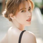 Shaina Magdayao Instagram – Whats coming next is huge…

Make room 🌞

Glow 🌙

Shine ✨

#alwaysGrateful
#ForwardAlwaysForward
#ThankYouJUNE 🥂
