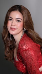 Shaina Magdayao Instagram - Merry @asapofficial Christmas from @shaina_magdayao! Ending 2023 with ultra-fresh makeup and voluminous hair, as a singer. 😉 Thank you for another wonderful year, @shaina_magdayao! We love you so much. Makeup by @jigsmayuga Hair by @iammjrone Styled by @styledbyabbypaulino Thank you @edith.farinas and @yanie_camante! #MakeupByJigsMayuga