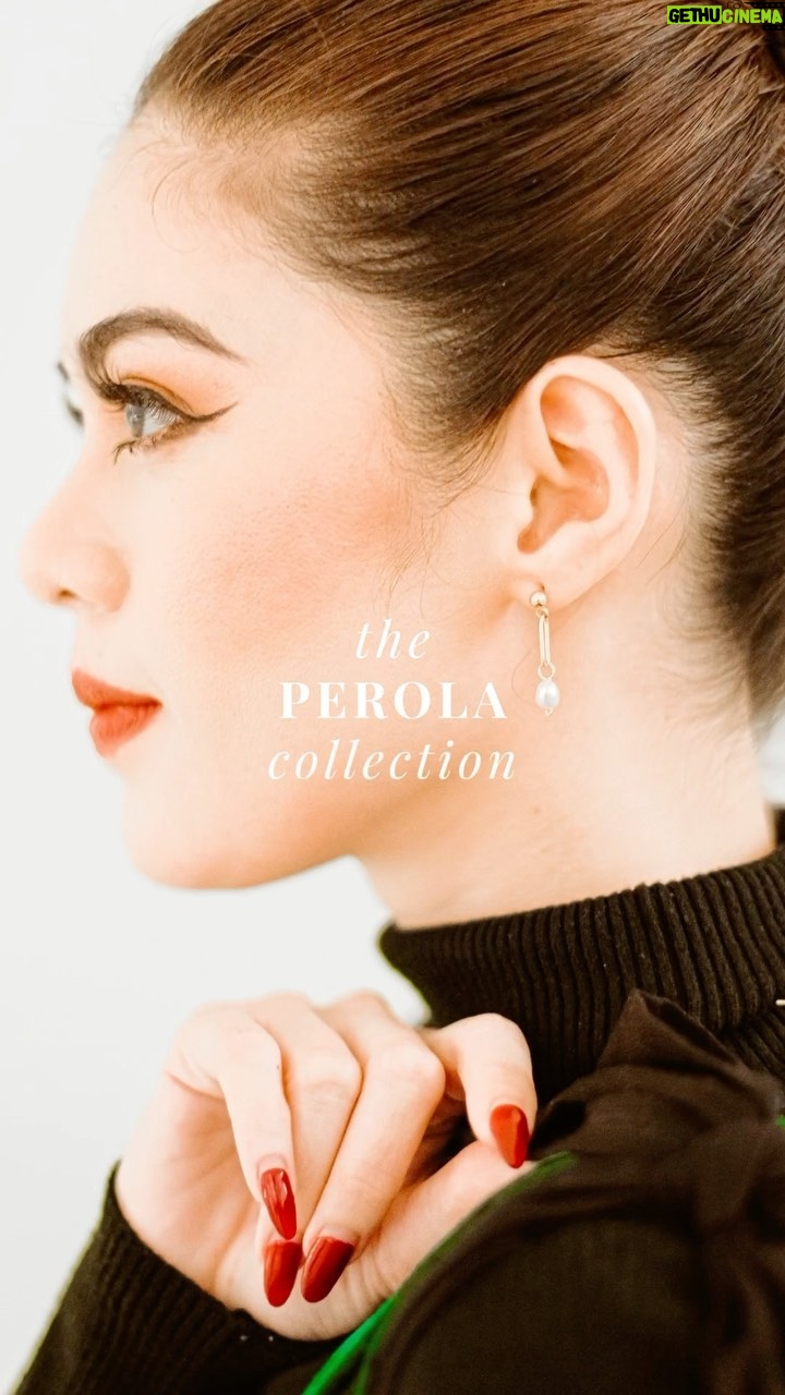 Shaina Magdayao Instagram - Make an addition to your jewelry collection with these effortlessly chic necklaces. π€ OC Tip: When layering necklaces, the key is to choose simple pendant designs that ensure cohesion to make a statement. Feat. β¨ One Pearl Necklace β¨ 3-Pearl Necklace β¨ 3-Pearl Bracelet β¨ Perola Earrings from the Perola Collection. BAGS. CLOTHING. JEWELRY. SHOES. HOME #supportlocal π€ Shop for eco-conscious bags here: DM to pre order: @organizedchicas Add to cart on Shopee: The Organized Chicas PH Browse our online catalogue, link in bio: https://linktr.ee/theorganizedchicas #theorganizedchicas #theorganizedchicaslifestyle #ecoconscious #ecofriendly #locallymadeph #supportlocalph #sustainbleph #sustainablefashion #jewelry #accessories #pearlaccessories #pearls