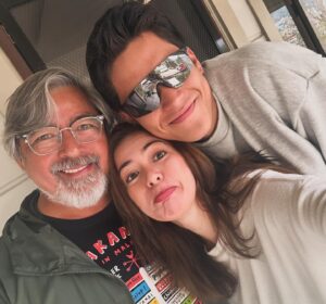 Shaina Magdayao Instagram - My litol clingy family 🫶🏻
#PamilyaSagrado second cycle 📺