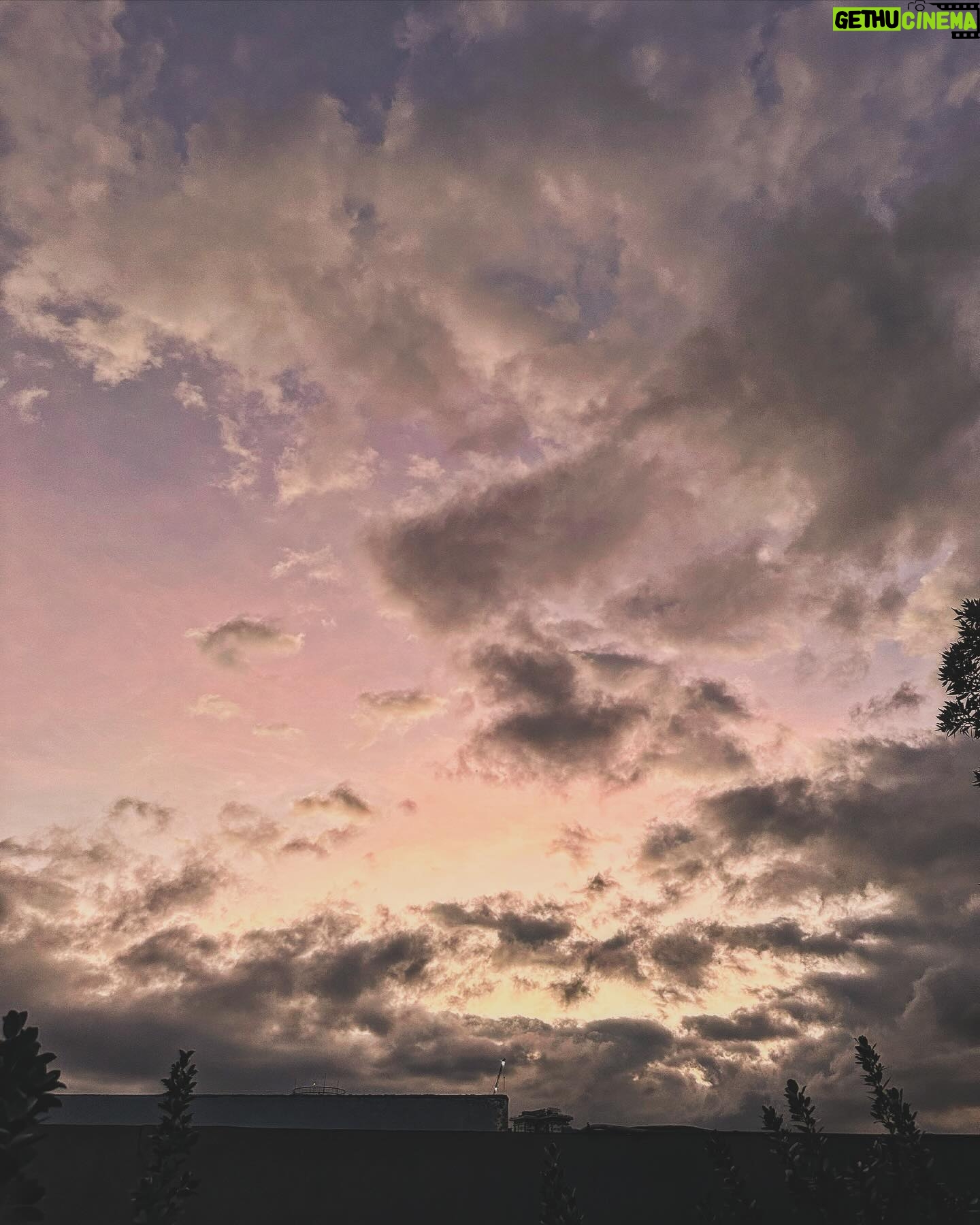 Shaina Magdayao Instagram - Clarity. Distance. Some time to yourself. This is the kind of peace we all need sometimes. The kind that will give you the courage to clear your heart. Your mind. Your soul. Trust YOUR process. With isolation, everything you feel will sort itself out. I promise. -r.m drake π¦ π¦ π¦ π¦ π¦ π¦ π¦ π¦ Beautiful words I kept on reading and reminding my frustrated sick self during more than a week of isolation and testing positive π Nevertheless, thank you, COVID, for the rest (lots of tv time too) and pause I did not ask for β¦..but apparently needed π€β¨ #solitude ποΈ
