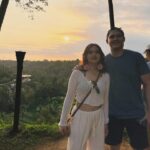 Shaina Magdayao Instagram – Fave place to worship Mr. Sun in Ubud with my faves 🤍☀️
@thesayan_house
#UBUD #BALI
#inaweasitRisesandSets
@sgmtravelstheworld