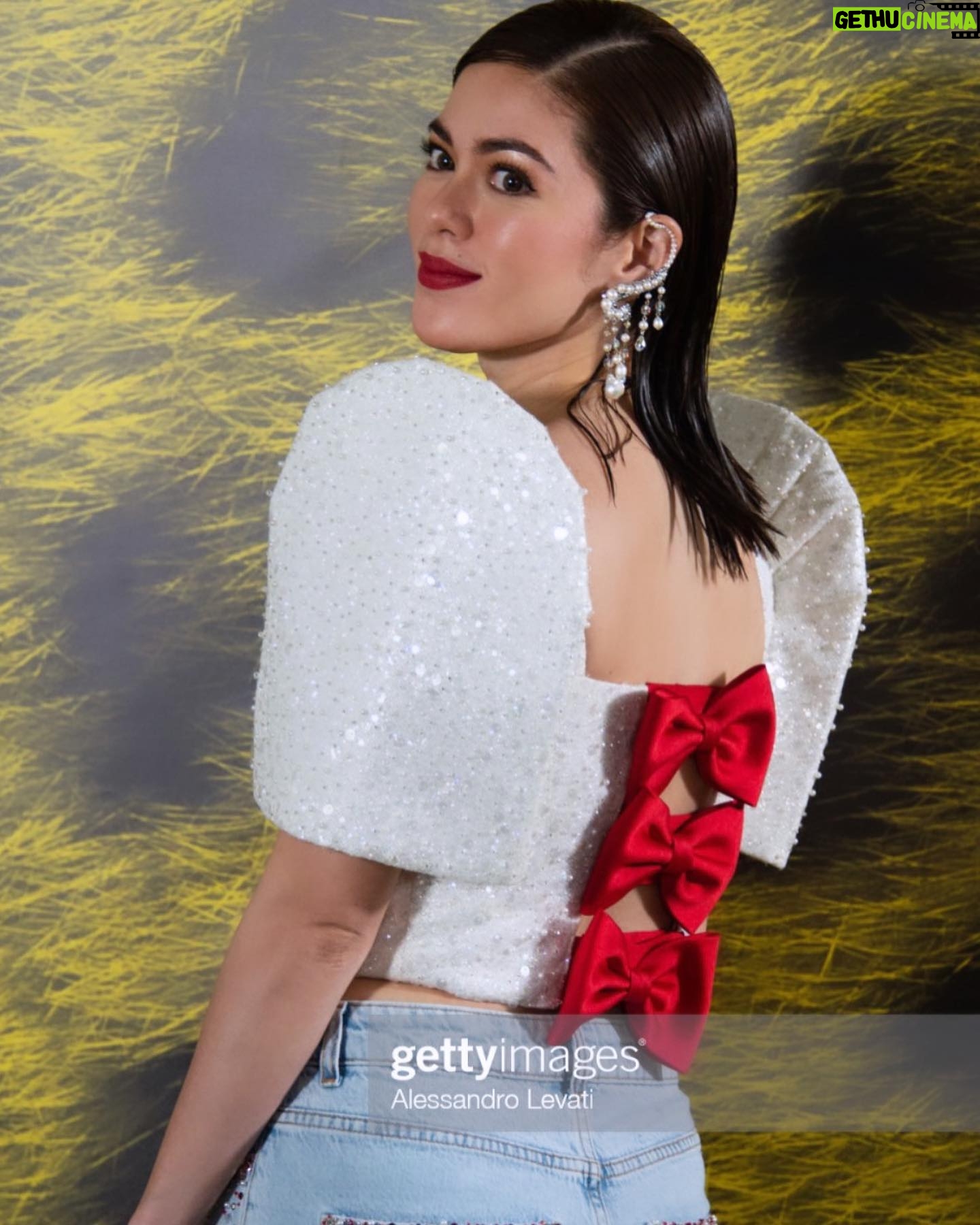 Shaina Magdayao Instagram - Day 1 at @filmfestlocarno for @essentialtruthsofthelake Sine ni LAV DIAZ 🐆 Proudly wearing ALL PINOY 🇵🇭Custom @chynnamamawal Bag @aranaz_ph Accessories @farah_abu Nails @mimsqiu @minmeluxurynails #LocarnoFilmFestival