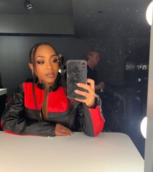 Shaina West Instagram - @sza just killed the Grammys & it was the best idea. ⚔️

I’m still buzzing from the show - what a killer experience to be on the 66th Grammys with this superstar and a kickass team by my side.❤️‍🔥

#Grammys2024 #KillBill