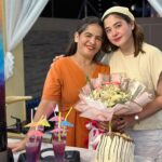 Shaira Diaz Instagram - Happy birthday sa mahal kong mama!!🎂❤️🎉🥳 Swerte namin ikaw ang mama namin. Thank you for everything, ma!! Tutuparin ko lahat ng pangarap natin, pangako yan. Mahal ka namin!🤍 Thank you sa cake baba @ea_guzman and @ellbellizsima sa bouquet and cake! Super sweet!❤️ ily guys!