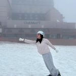 Shaira Diaz Instagram - Carving memories into the mountainside! ⛷️❄️🥶 @clubmedkiroro @clubmed #clubmed #clubmedkiroro #hokkaido #japan