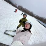 Shaira Diaz Instagram - Carving memories into the mountainside! ⛷️❄️🥶 @clubmedkiroro @clubmed #clubmed #clubmedkiroro #hokkaido #japan