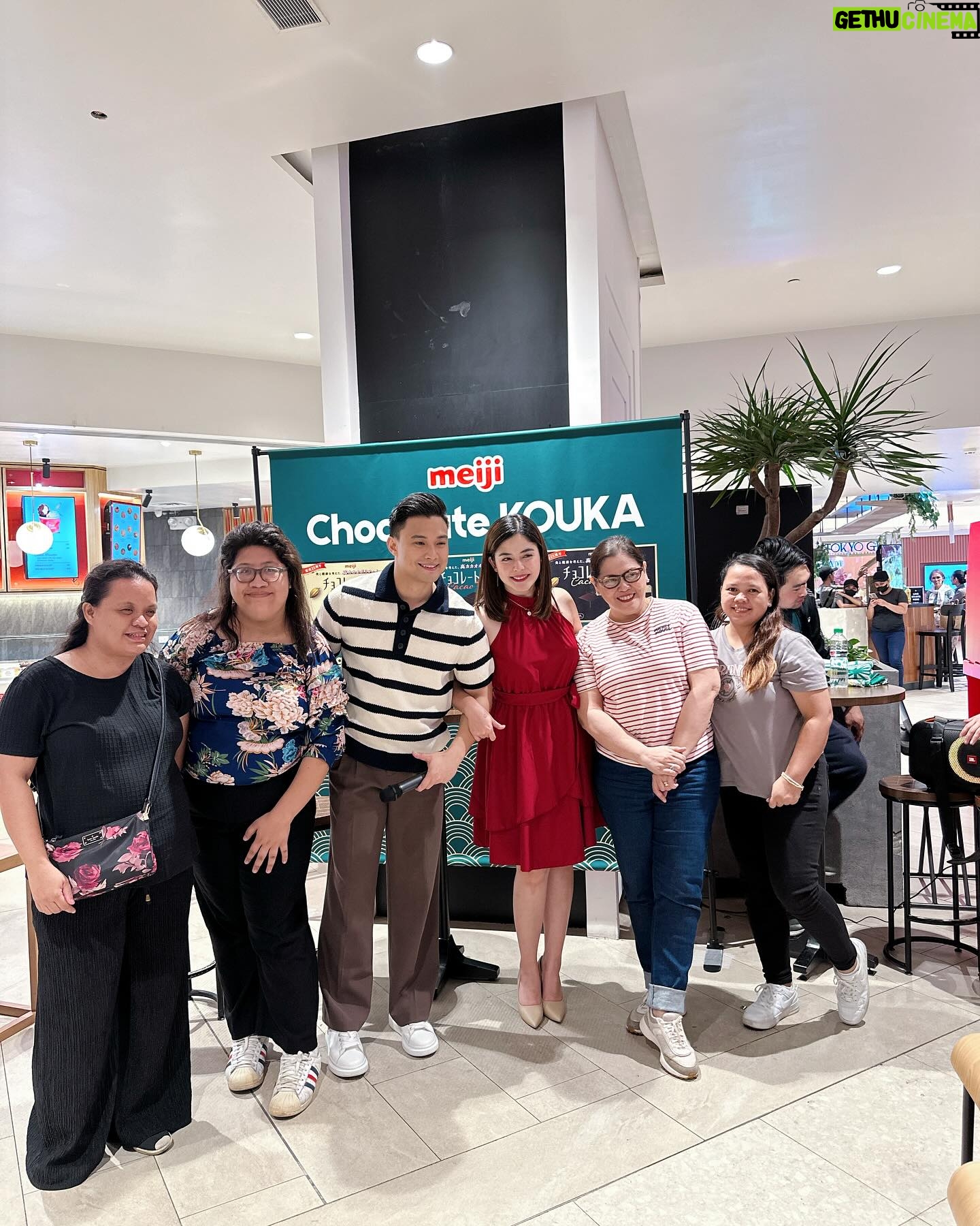 Shaira Diaz Instagram - Yesterday’s gathering was a delightful tribute to Meiji’s Chocolate Kouka, where each bite embodies perfection. 😍 Treat yourself and your loved ones to the rich, bold flavors of Chocolate Kouka’s dark chocolate, available in three variations – 72%, 86%, and 95% – each meticulously crafted for both beauty and health benefits. Now, with Chocolate Kouka, enjoy guilt-free indulgence! It’s your ultimate chocolate fix! 👍🏻🍫 Thank you to eveyone who joined us! Special thanks to the @meiji.ph family for your unwavering trust. Team Baba sends love your way! 🍫❤️😘