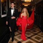 Shakira Instagram - 🌹🌹🌹