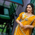 Shalani Tharaka Instagram - 🌼🧡 HMUA @salon_bonitha OUTFIT Shiro Fashion PHOTOGRAPHY @dumila_kalpa
