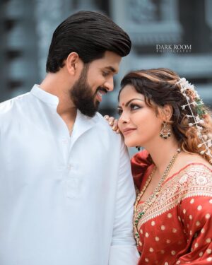 Shalani Tharaka Instagram - Just me & my Manaivi 😘

Our South Indian look 
HMUA | @salonliyo @shimmerbydanushka 
Outfit | @groomsartsl @zeel_sarees 
Photography | @dark_room_official