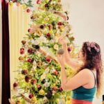 Shalani Tharaka Instagram – May your home be filled with the warmth of love, creating lasting memories that bring comfort and happiness throughout the holiday season. 
Merry Christmas 🎄🍾🎁