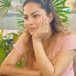 Shalani Tharaka Instagram – ｉｆ  ｙｏｕ ｓｅｅ  ｉｔ  ｉｎ  ｙｏｕｒ  ｍｉｎｄ,
ｙｏｕ’ｒｅ  ｇｏｉｎｇ  ｔｏ  ｈｏｌｄ  ｉｔ  ｉｎ ｙｏｕｒ  ｈａｎｄ  ｏｎｅｄａｙ♥️

ĸeep тryιng peepѕ 🫶🏾