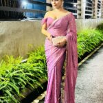 Shalani Tharaka Instagram - Śtŕőńǵ ẃőḿéń dőń't hávé "Áttítúdéś" ẃé hávé Śtáńdáŕdś Śőḿé ćáń't tőĺéŕáté ít ☺️ HMUA - ME SAREE - @glittery_colombo OUTFIT - @nayomawijesinghe