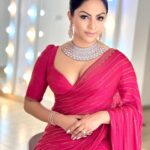 Shalani Tharaka Instagram – 🌺🌺🌺

HMUA @subashabeywickrama 
Saree jacket @nayomawijesinghe 
Jewelry @gitanocollection