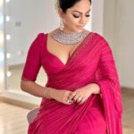 Shalani Tharaka Instagram – HMUA Subash Abeywickrama @subashabeywickrama 
Saree Jacket Nayoma Wijesinghe Bridal Designs @nayomawijesinghe 
Jewelry Gitano Collection @gitanocollection