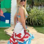 Shanik Aspe Instagram - Estas fotos van con agradecimiento especial para @valverdefitness que desde el primer mes de postparto me ayudó a ir recuperando mi peso sin descuidar la lactancia y sin perder hábitos saludables . No hay dietas mágicas , pero puedo decirles que con carácter , determinación , paciencia y amor por nuestro cuerpo podemos lograr siempre una mejor versión física de nosotros mismos . Este 2024 vamos por más ! 👊 Gracias también @kovarova.swimwear por mi súper look ! Amo sus trajes de baño 😎🤩 Quien más se propuso este 2024 ponerse en forma ?