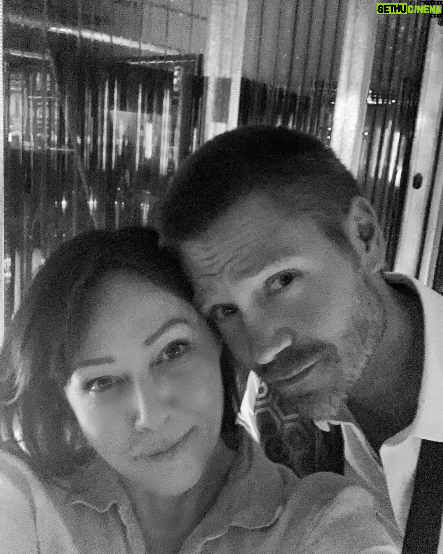 Shannen Doherty Instagram - What a joy getting to know @chadmichaelmurray and his beautiful family. Total pro on set and a truly lovely person #fortress #puffyeyesdontcare