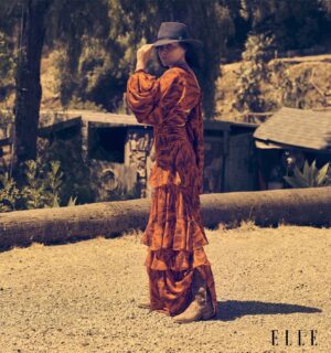 Shannen Doherty Instagram - Repost from @elleusa
•
In 2015, Shannen Doherty @theshando became one of the roughly 300,000 American women diagnosed with breast cancer every year. In the majority of cases, initial treatment is effective, curing the patient. But in many other cases, the breast cancer returns. In 2019 Doherty's cancer resurfaced as metastatic (also known as Stage IV). Where some might see a death sentence, Doherty sees an opportunity: "I try to treasure all the small moments that most people don’t really see or take for granted," she says. "It’s like anybody with Stage IV faces this thing where others want to put you out to pasture. I’m not ready for pasture. I’ve got a lot of life in me.” In ELLE's October issue, Doherty—photographed at home by her husband @kurtiswarienko—opens up about her early fame and her plans for the future. Link in bio for the full story.

ELLE October 2020:
Editor-in-Chief: @Ninagarcia⁣
Talent: @theshando⁣
Entertainment Director: @jenweisel⁣
Photographer: @kurtiswarienko⁣
Writer: @katepickert