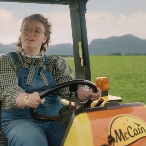 Shannon Purser Instagram - McCain heard you wanted to #Bringbackbarb, so I’m back to tell you something important! 🍟 #nationalfrenchfryday #ad