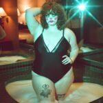 Shannon Purser Instagram – I’m down to clown, baby. 🤡🖤

✨pt. 1✨

🖤 shot by the incredible @peggyshootsfilm 

🖤 makeup by the sensational @downtoclownmakeup

🖤 nails by the iconic @fresh.claws