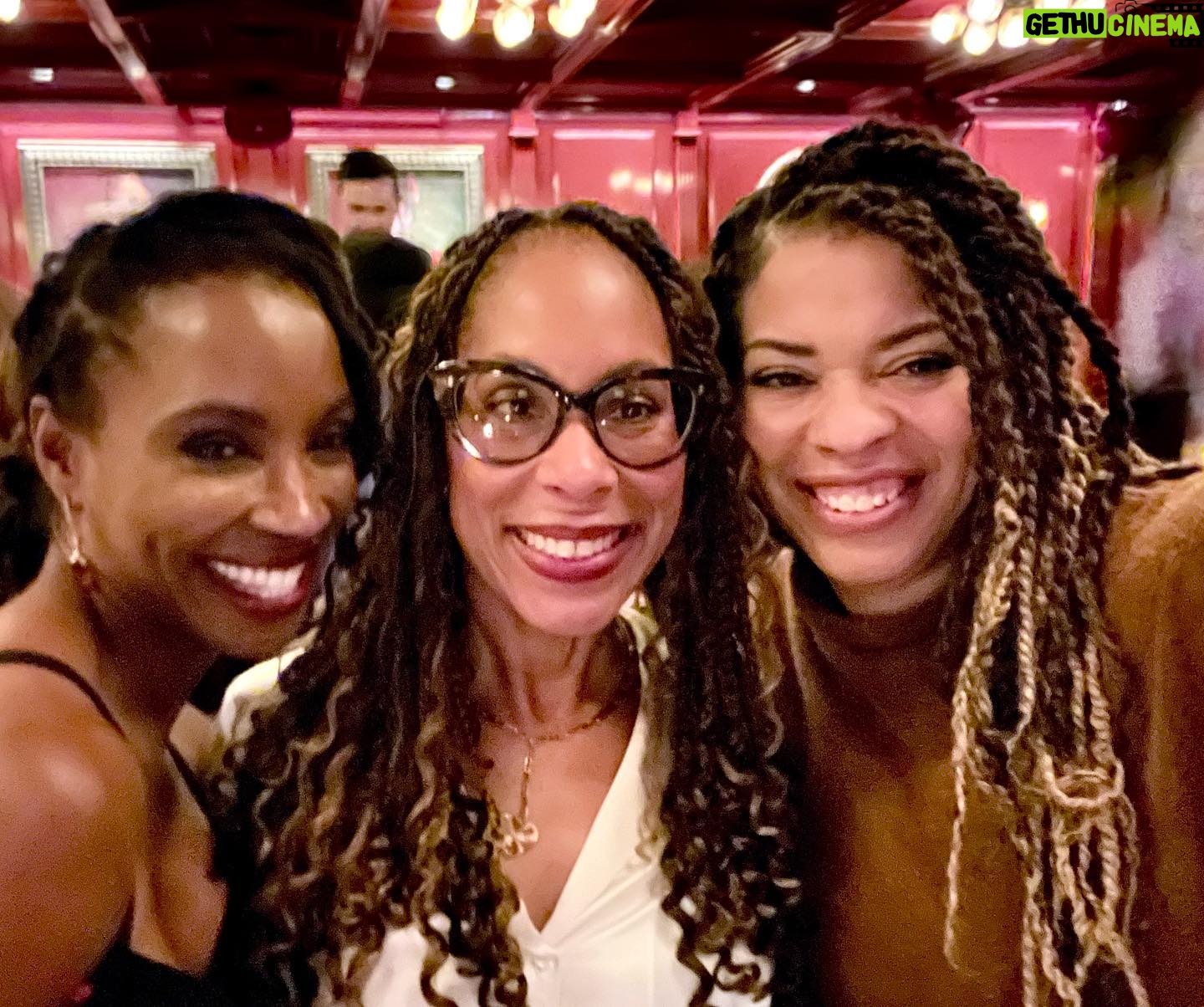 Shanola Hampton Instagram - Oh yes we celebrated!! I could write a page long caption about these beautiful, inside and out, humans, I’ll keep it brief. My heart is FULL! Full of love for them, full of gratitude for this show, full of excitement for Season 2!!! Thank you @nbc and @warnerbrostv! Thank you, thank you, thank you! We are ready to take you on an INSANE ride! #NBCFound #FoundFamily #nobetterfeeling❤️