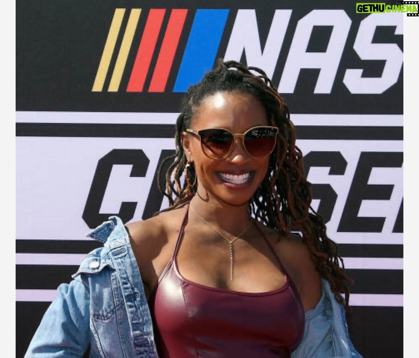 Shanola Hampton Instagram - Giant thank you to @nascar for having us yesterday! Such a great first experience for my son! Congratulations to @kylelarsonracin!! #wisepower400 #nascaromfox @gettyimages