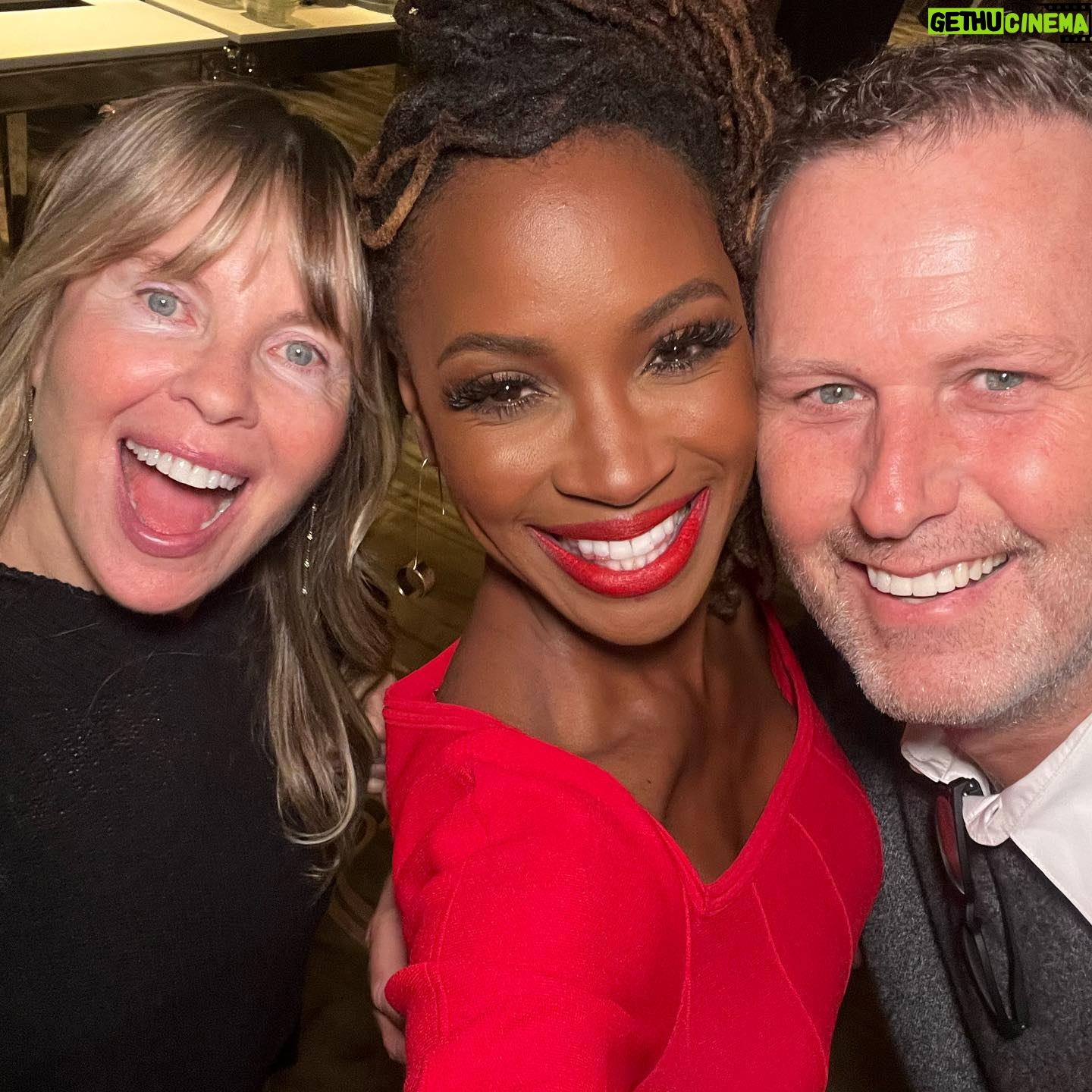Shanola Hampton Instagram - Little late posting some #PressTourDay photos! #NBCFound #BTS @meccadickerson make up! @booshampoo hair @jlynnstyle18 stylist