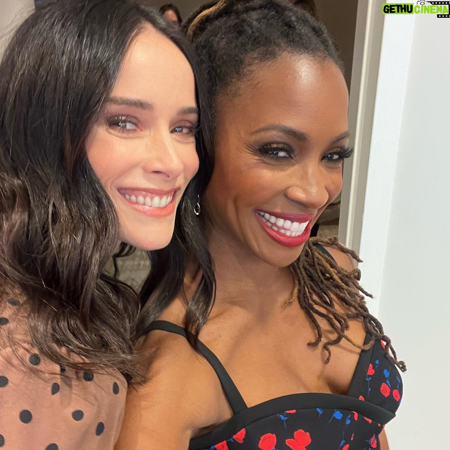 Shanola Hampton Instagram - Little late posting some #PressTourDay photos! #NBCFound #BTS @meccadickerson make up! @booshampoo hair @jlynnstyle18 stylist