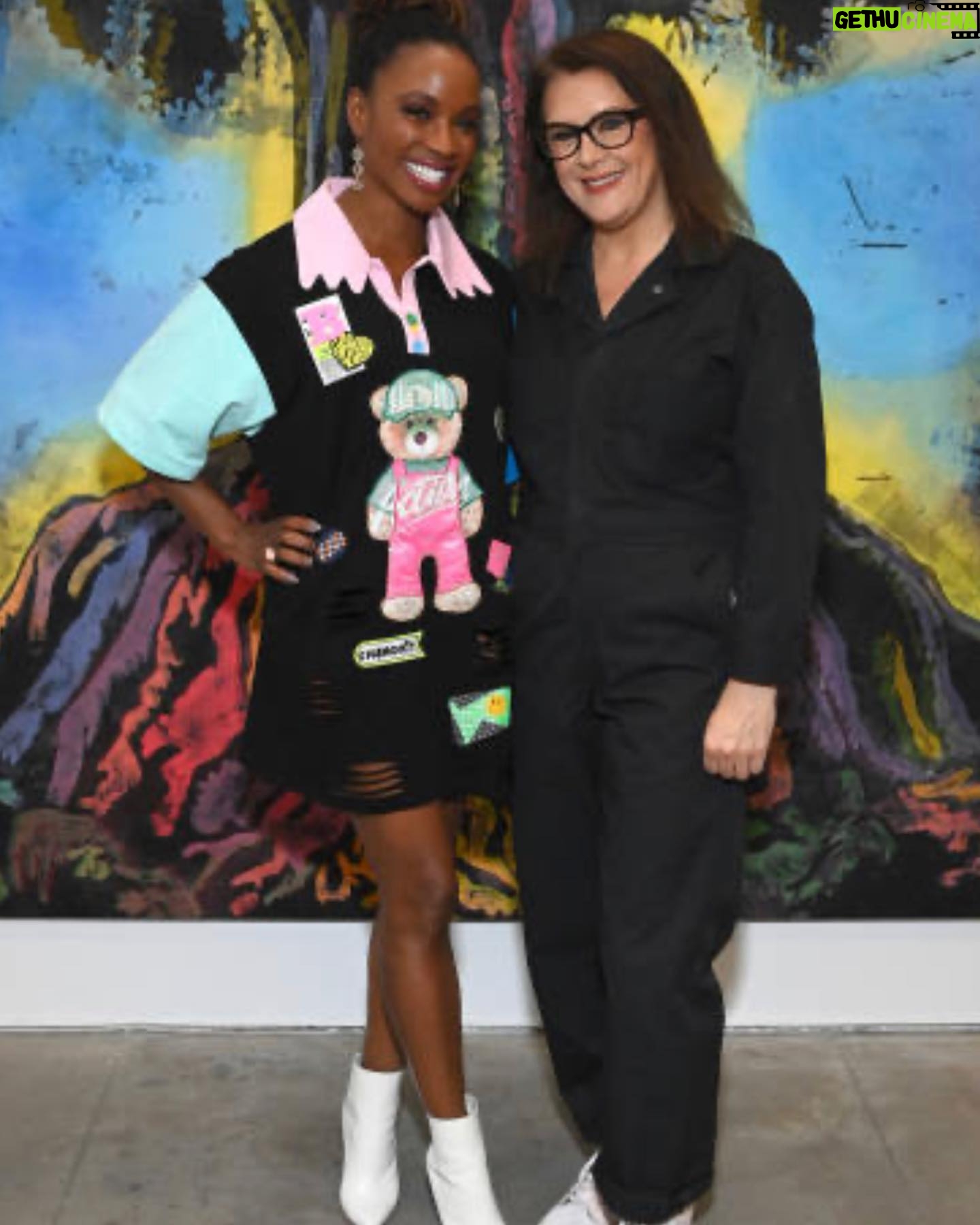 Shanola Hampton Instagram - About last night! We made it a date night! It’s always a special time with @theartofelysium! @katyazvereva has an amazing collection @theartroomdtla benefiting this wonderful charity! Photos by @araya_photo