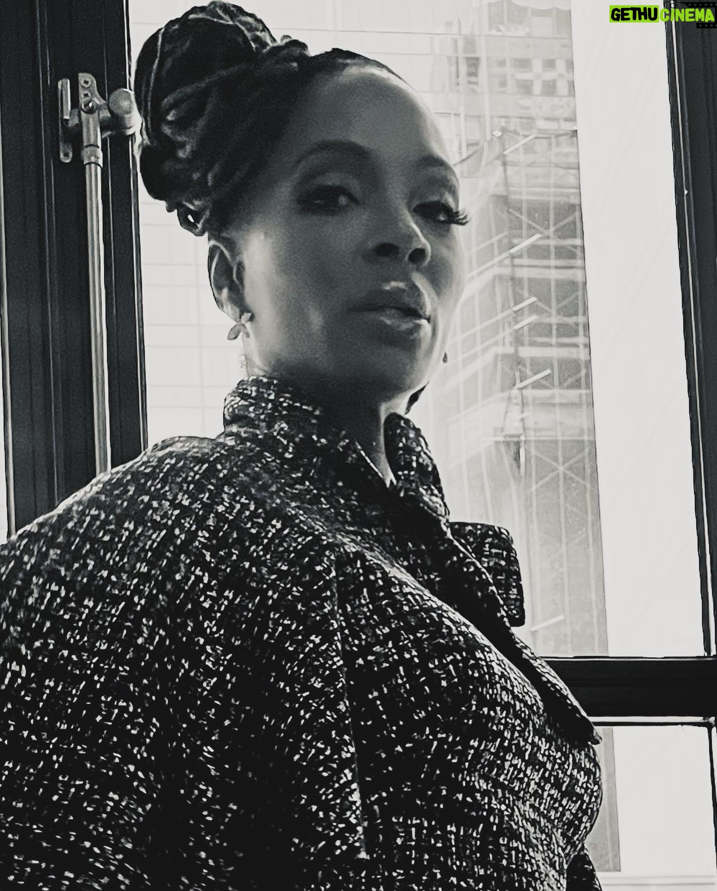 Shanola Hampton Instagram - Time to kick open more doors!! I don’t know about you, but I’m very much looking forward to it! When it’s yours no one can stop it! HAPPY NEW YEAR!!!