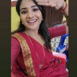 Sharanya Turadi Instagram – Vanakkam da maapla 🫡 
 Shooting spot la irunthu 😍

Loved this traditional pathakkam chain from @chennai_jazz ✨️

#pandianstoresserial #thangamayil